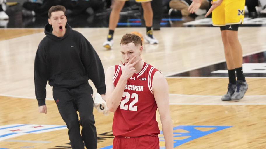 Rapp reacts to making a 3-pointer in the Big Ten Tournament