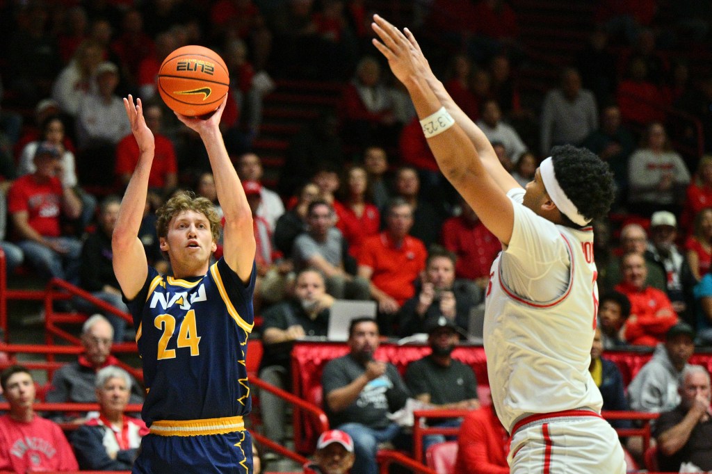 Dan Hurley, UConn Land 6-Foot-8 Sharpshooter From Transfer Portal