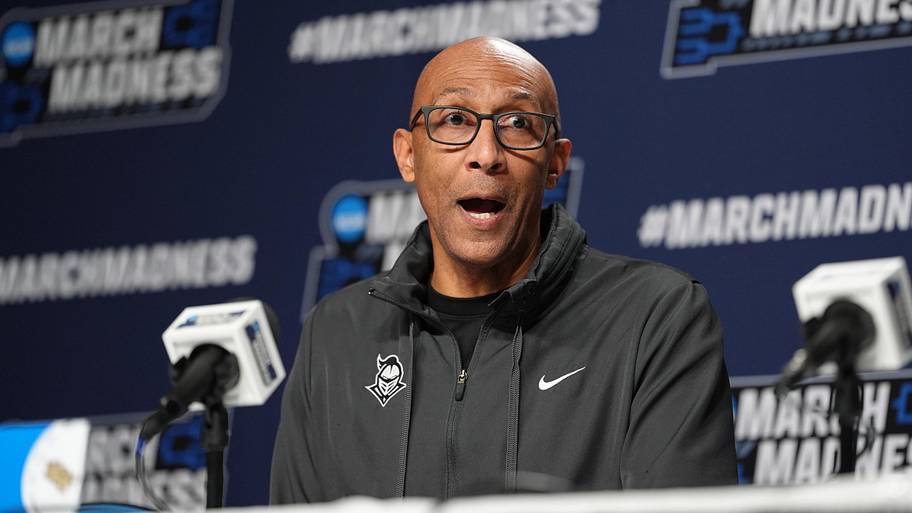 Duke Basketball Legend Johnny Dawkins Inks Well-Deserved UCF Extension