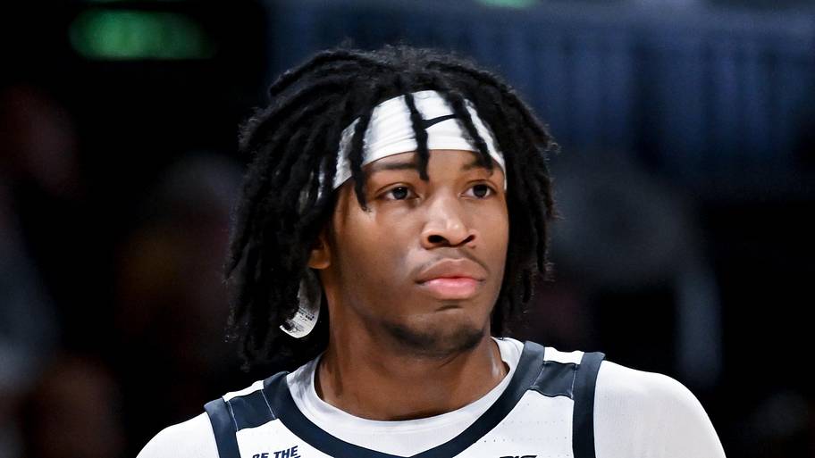 Azavier Robinson