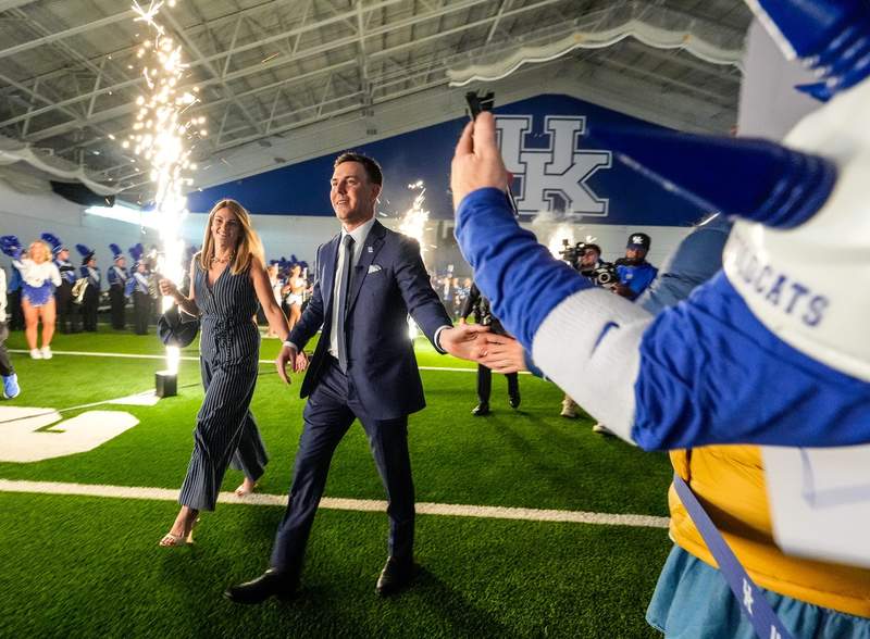 “Insanely Rough Week for Sumrall”: Fans React as Kentucky Land Top 2027 Recruit Over Florida