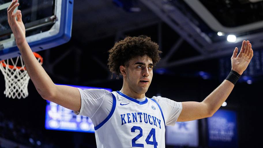 Malachi Moreno has a very tough decision on his hands