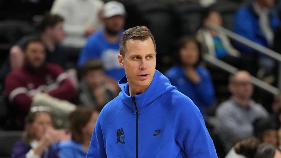 Duke basketball head coach Jon Scheyer