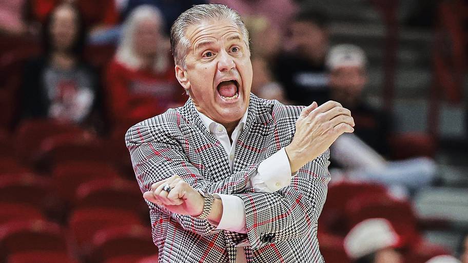 Razorbacks Offer Pair of 5-Star Prospects, Evaluate Other Recruits in Memphis