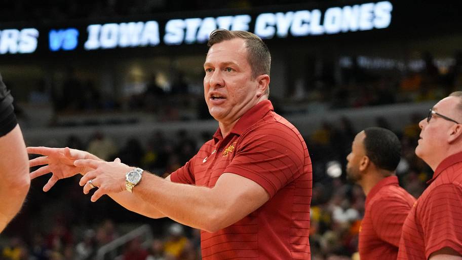Iowa State Cyclones head coach T.J. Otzelberger talking to referee