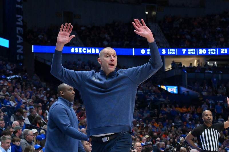 “Do a 2 Year Deal”: Fans React as Kentucky Linked With Serbian Star Nikola Kusturica