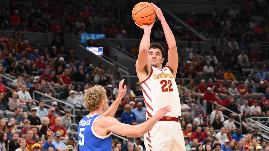 Iowa State Cyclones forward Milan Momcilovic (22) shoots as the Kentucky Wildcats defend.