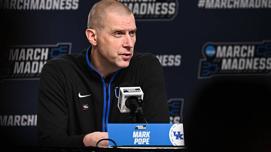 Kentucky Wildcats head coach Mark Pope speaks during the postgame press conference.