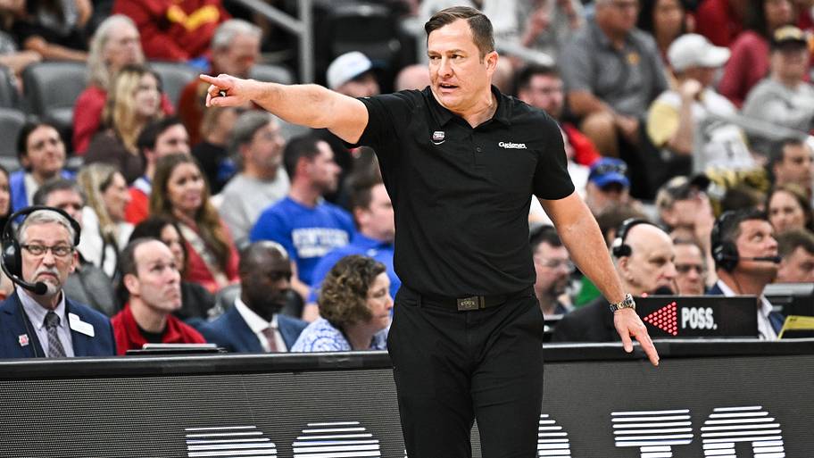 Iowa State Cyclones head coach T.J. Otzelberger calls a play during the second half against the Kentucky Wildcats.