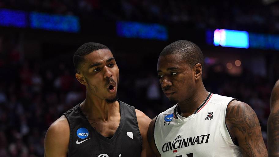 Jerrod Calhoun Brings in UC Legend to Speak With New Team During Opening Summer Workouts
