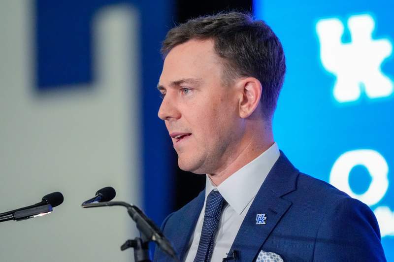“This Staff Is Cooking”: Fans Celebrate as Kentucky Lands Massive Recruiting Win Over Oregon and Miami