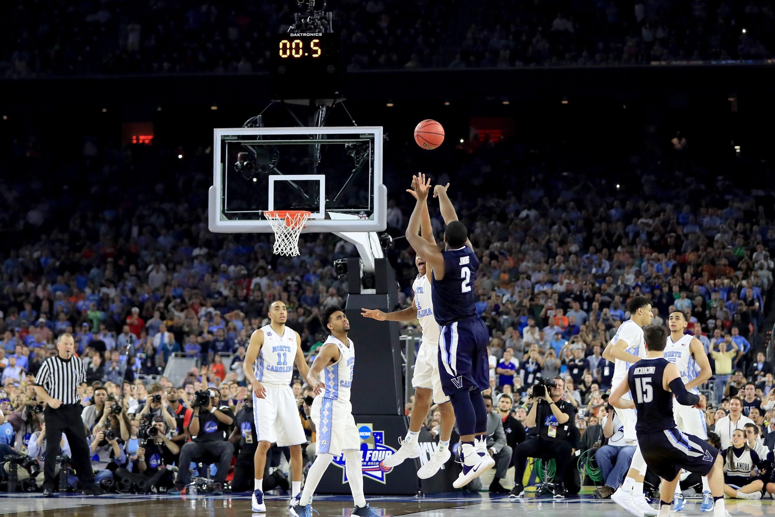 YouTube Gold: The End Of The 2016 Villanova-UNC NCAA Title Game