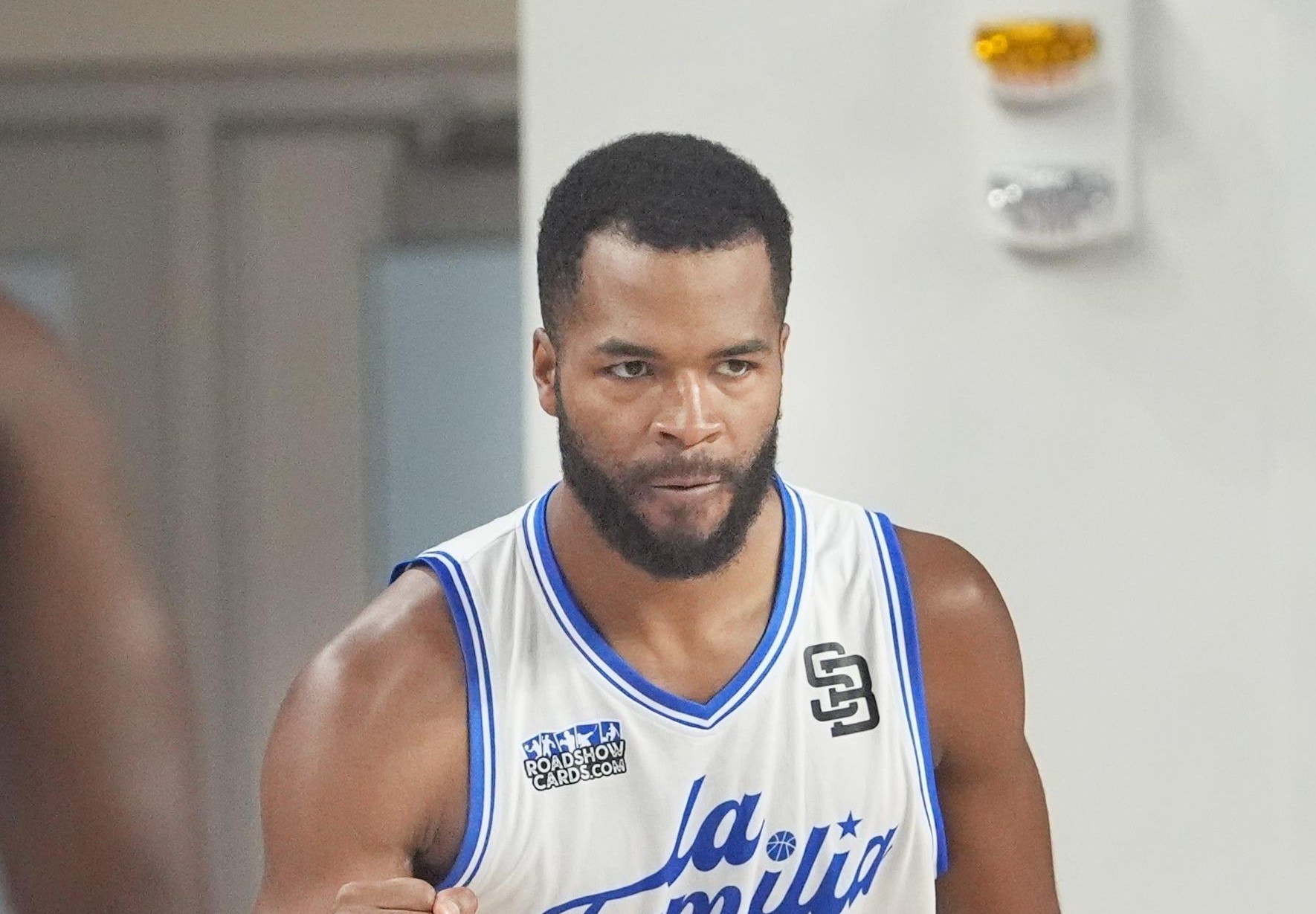 La Familia will face off against JHX Hoops on Wednesday