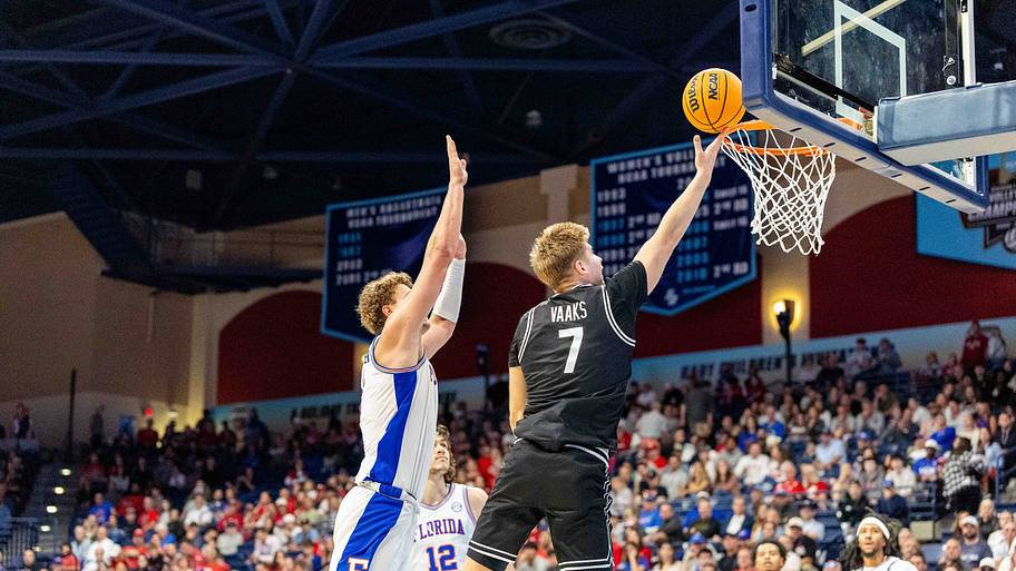What Illinois Learned From Stefan Vaaks' Strong FIBA Performance With Estonia