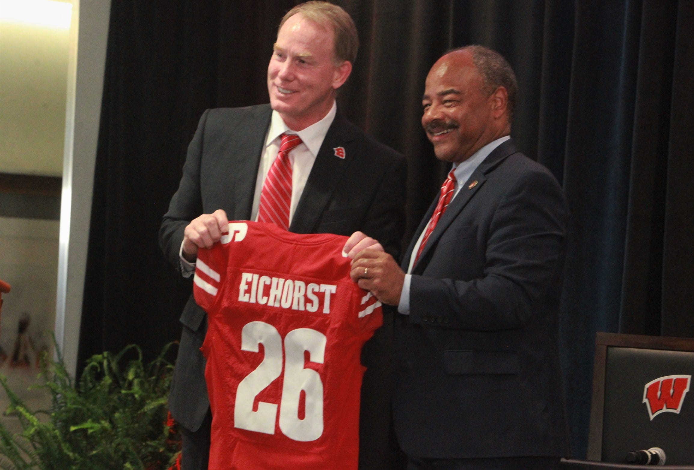 Wisconsin AD Shawn Eichorst is ‘breath of fresh air,’ Greg Gard says
