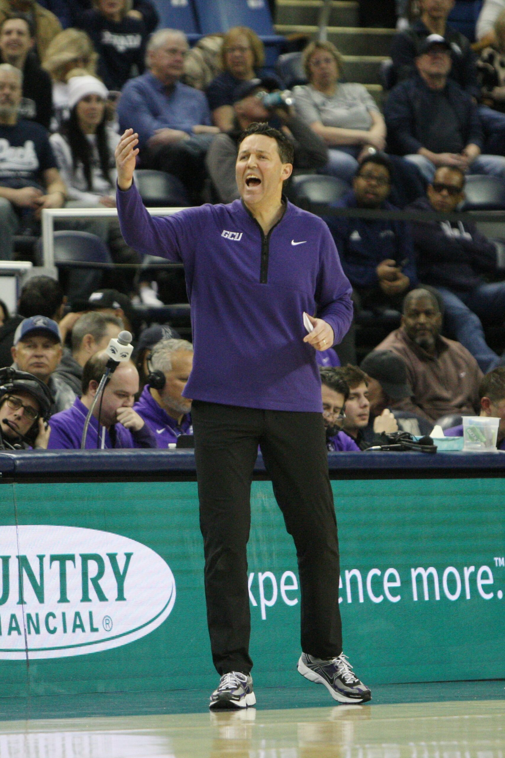A way-too-early look at each MW’s team’s NCAA Tournament chances in 2026-27
