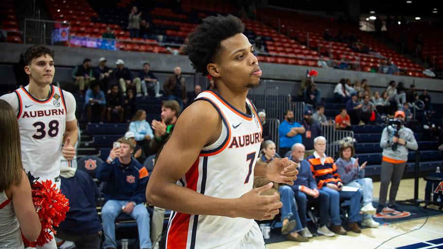 Either Keyshawn Hall or Jaxon Kohler makes Kentucky a true national championship contender