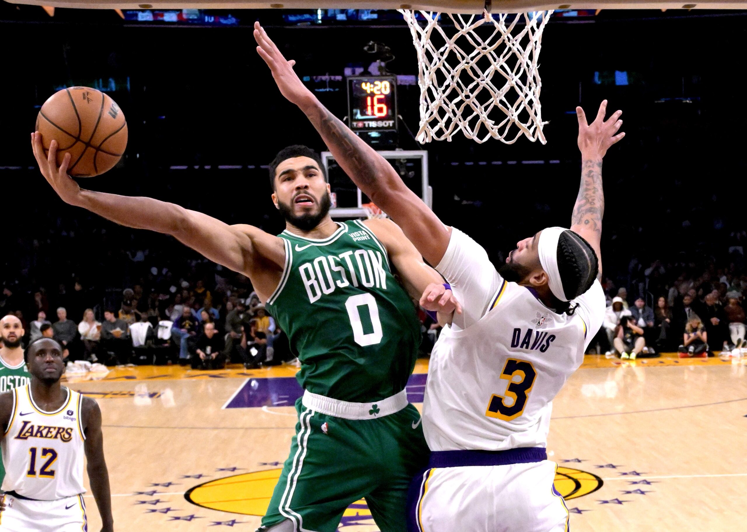 Ex-Lakers’ Anthony Davis Proposed to Land With Celtics in 4-Player NBA Trade