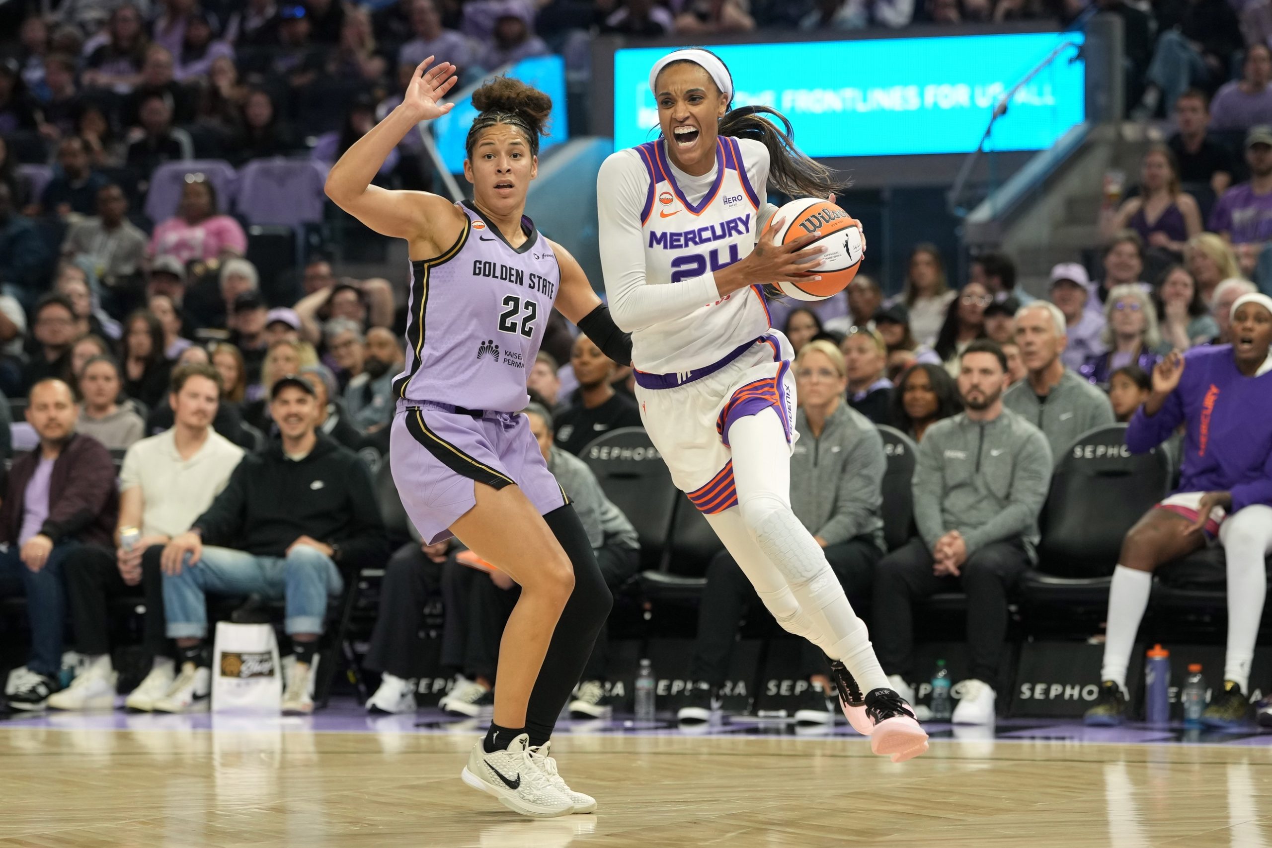 Former Mercury Forward DeWanna Bonner Signs with Atlanta