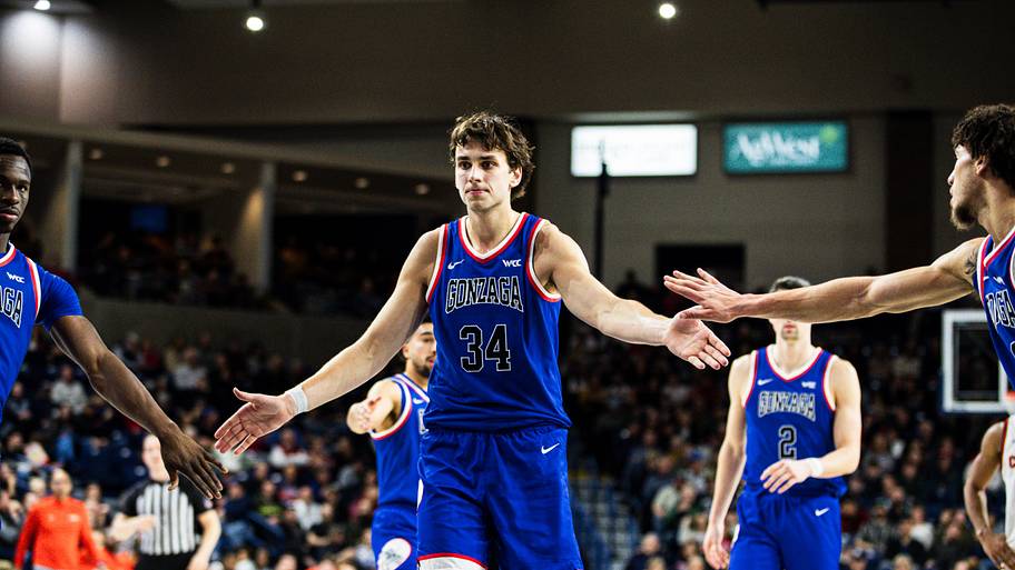 Gonzaga fills major need with Dayton transfer Javon Bennett