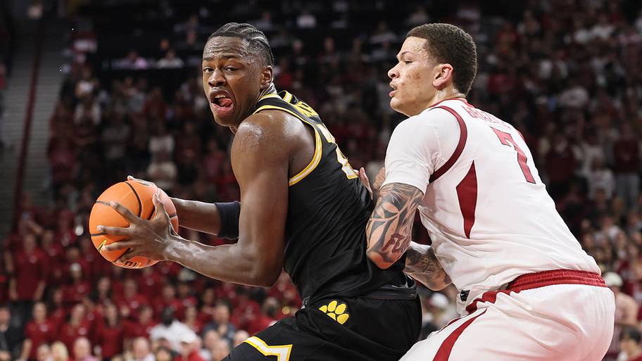 Kentucky makes a splash addition with the final roster spot