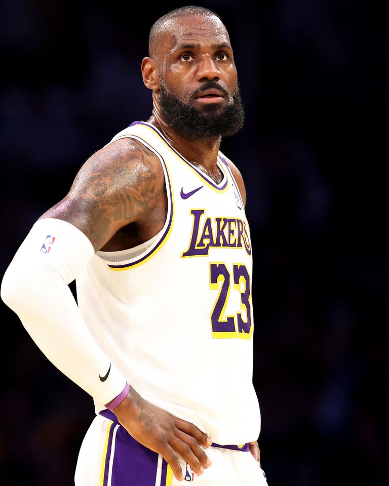 LeBron James Shouts His Celebration for Wife Savannah’s Birthday: ‘My Queen!!!’