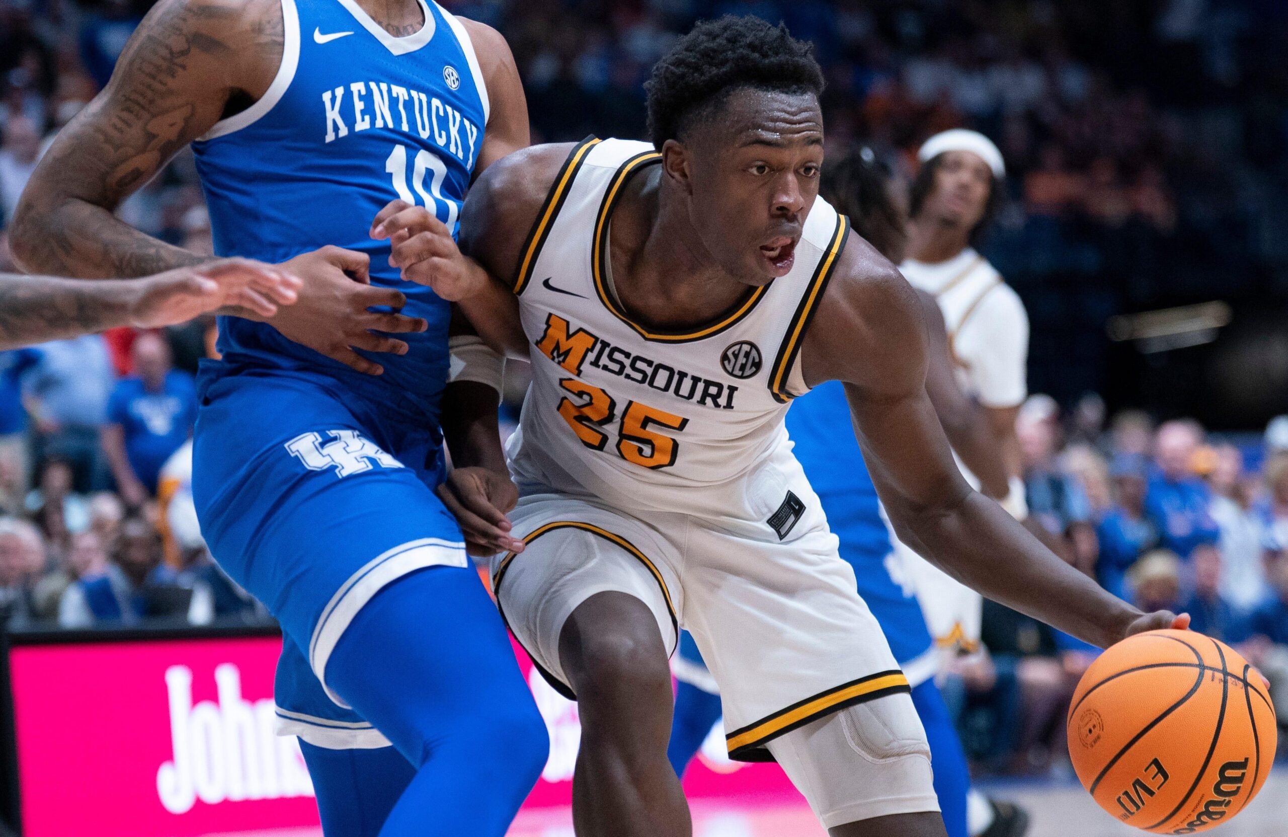 Mark Mitchell commits to Kentucky Basketball