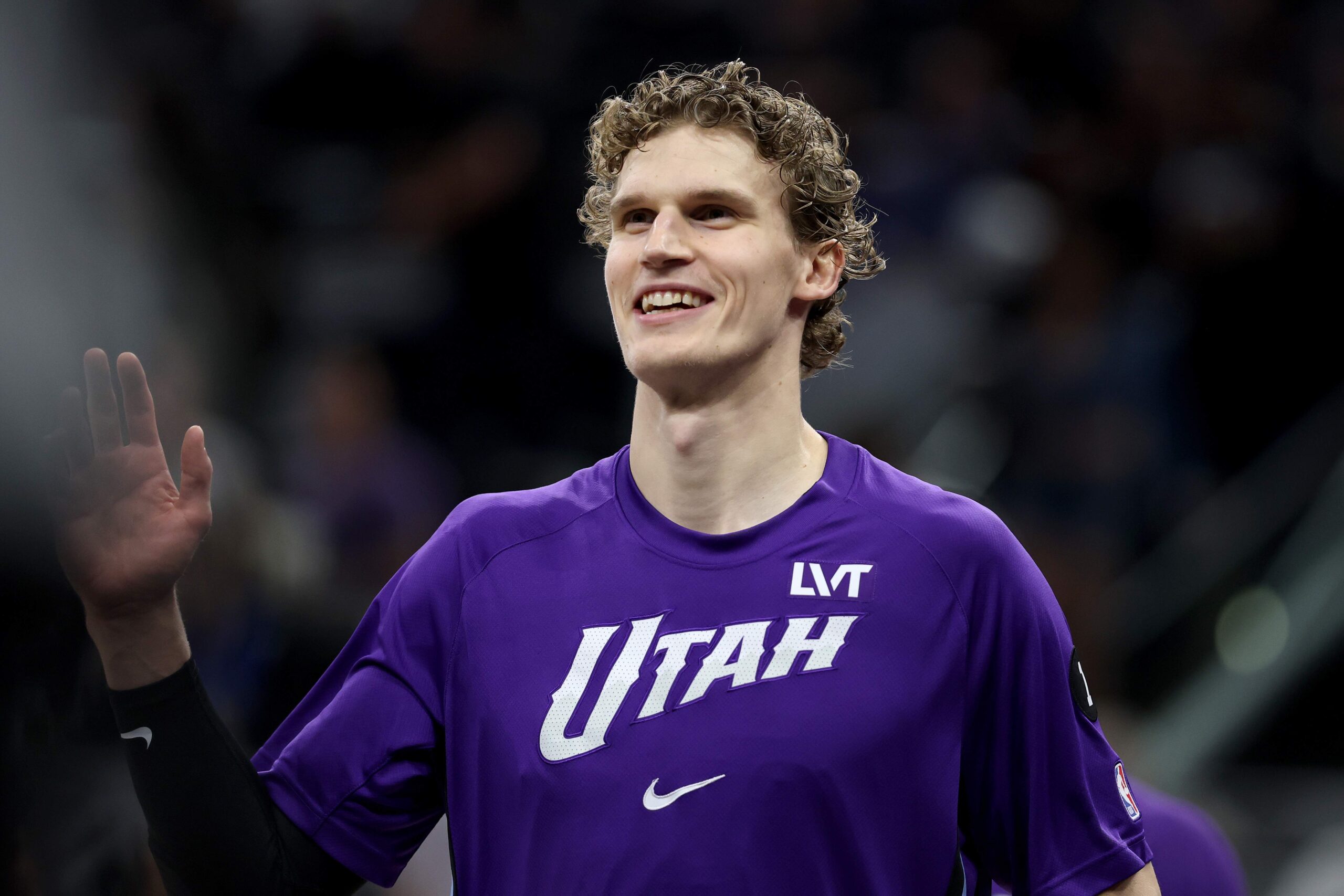 Warriors Get Great News On Lauri Markkanen Trade This Season