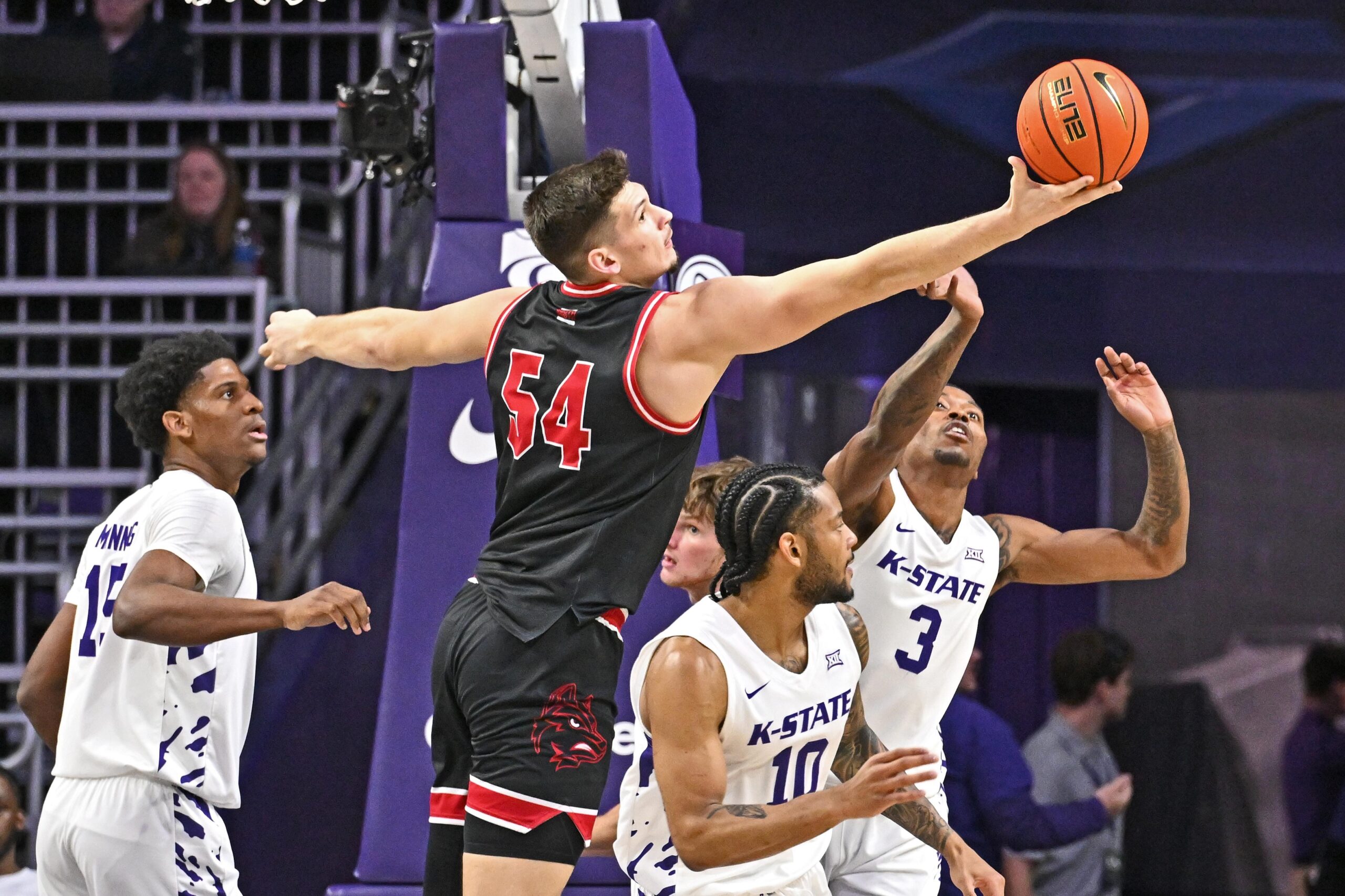 Which fifth year transfer should UNC basketball add to their roster?