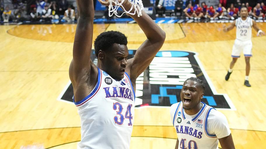 Why Kansas Fans Shouldn't Panic About Jayhawks' Big Man Situation