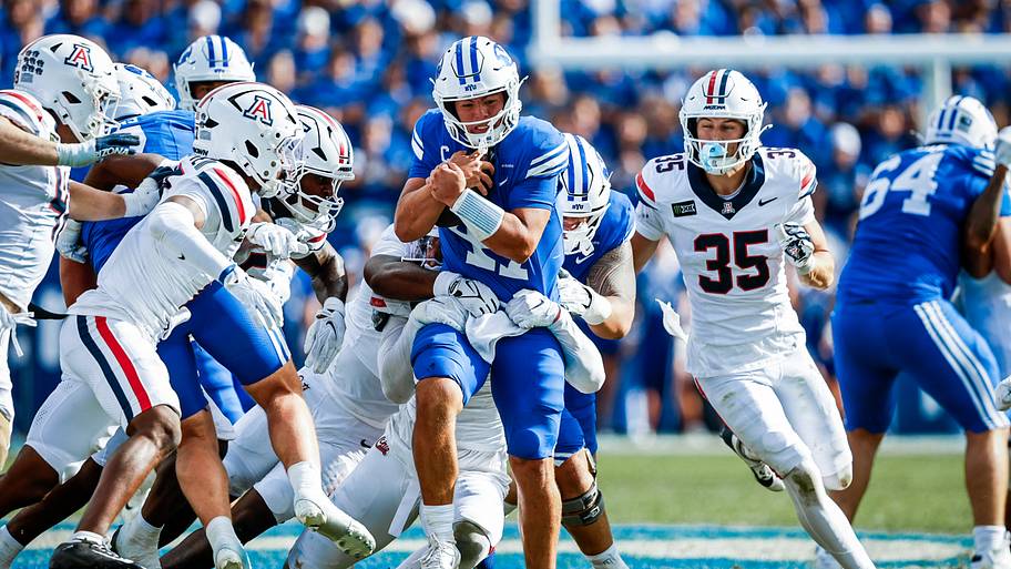 Kalani Sitake Apologized to Players for Kneeling on the Final Drive