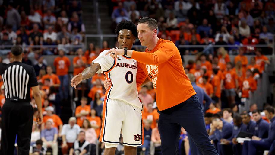 Auburn HC Steven Pearl Explains How He's Helping Tahaad Pettiford Make Plays in 2026