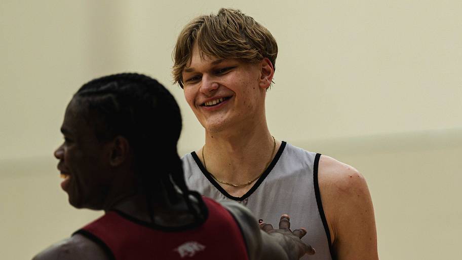 Calipari Reveals What Miikka Muurinen Being Cleared By NCAA Meant To Him, Razorbacks