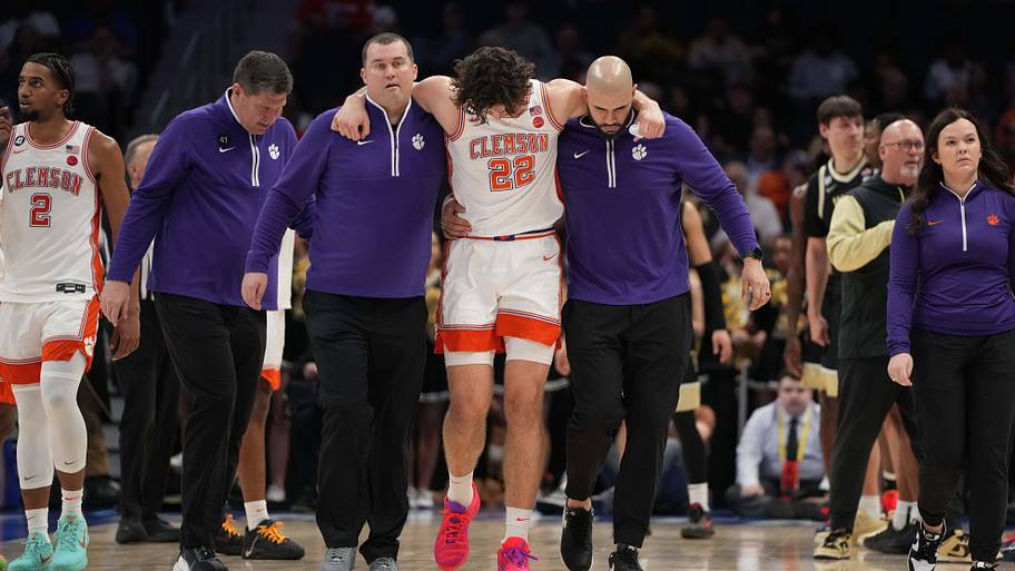 Clemson HC Brad Brownell Updates Carter Welling's Recovery Timeline