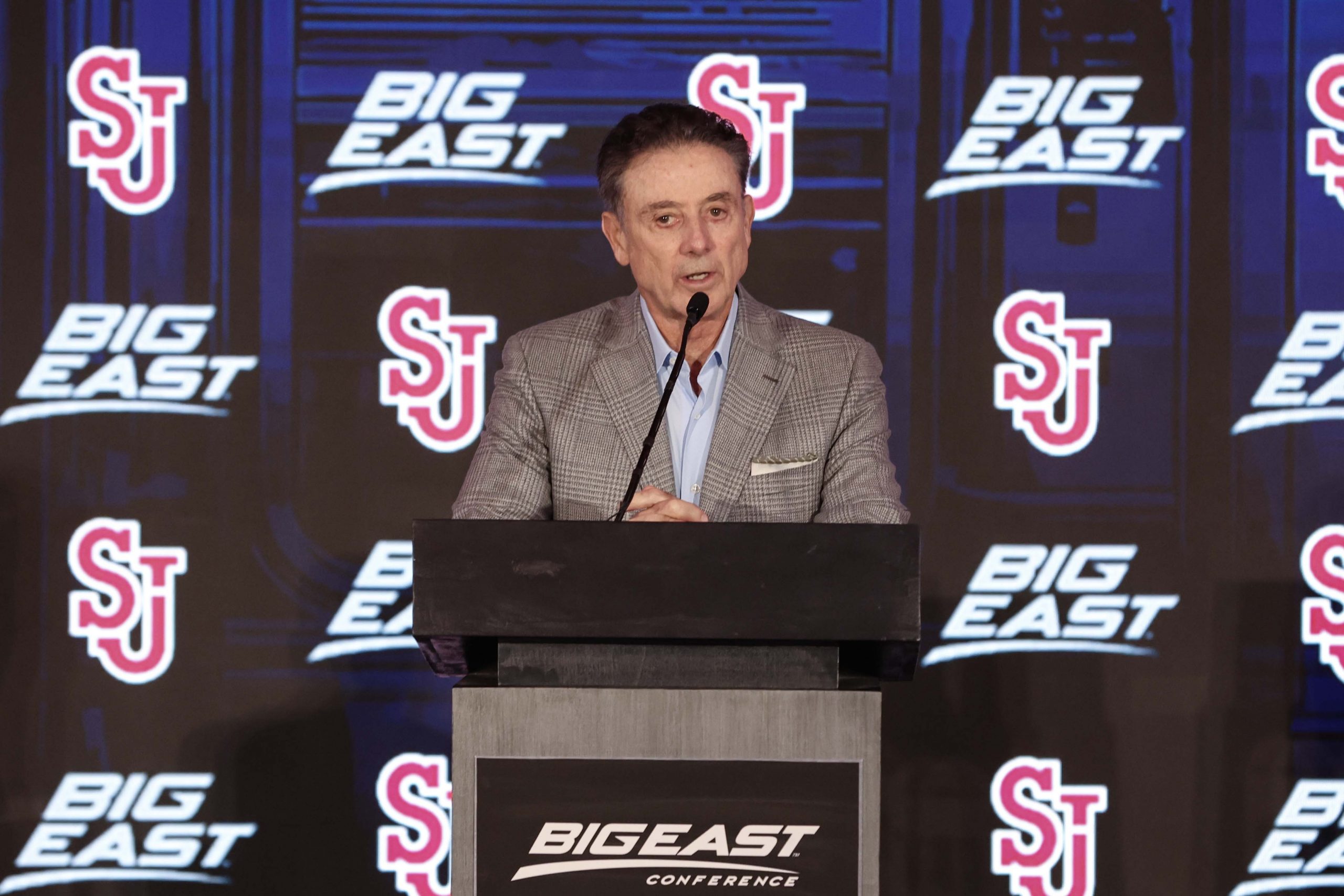 “Embarrassing”: Fans React As Rick Pitino’s St. John’s Gets Huge Boost After 5-Star Transfer Prospect Granted TRO in Eligibility Case