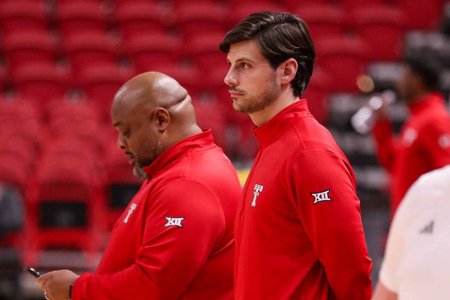 Former Gonzaga star Kevin Pangos reportedly joining Tommy Lloyd's staff at Arizona