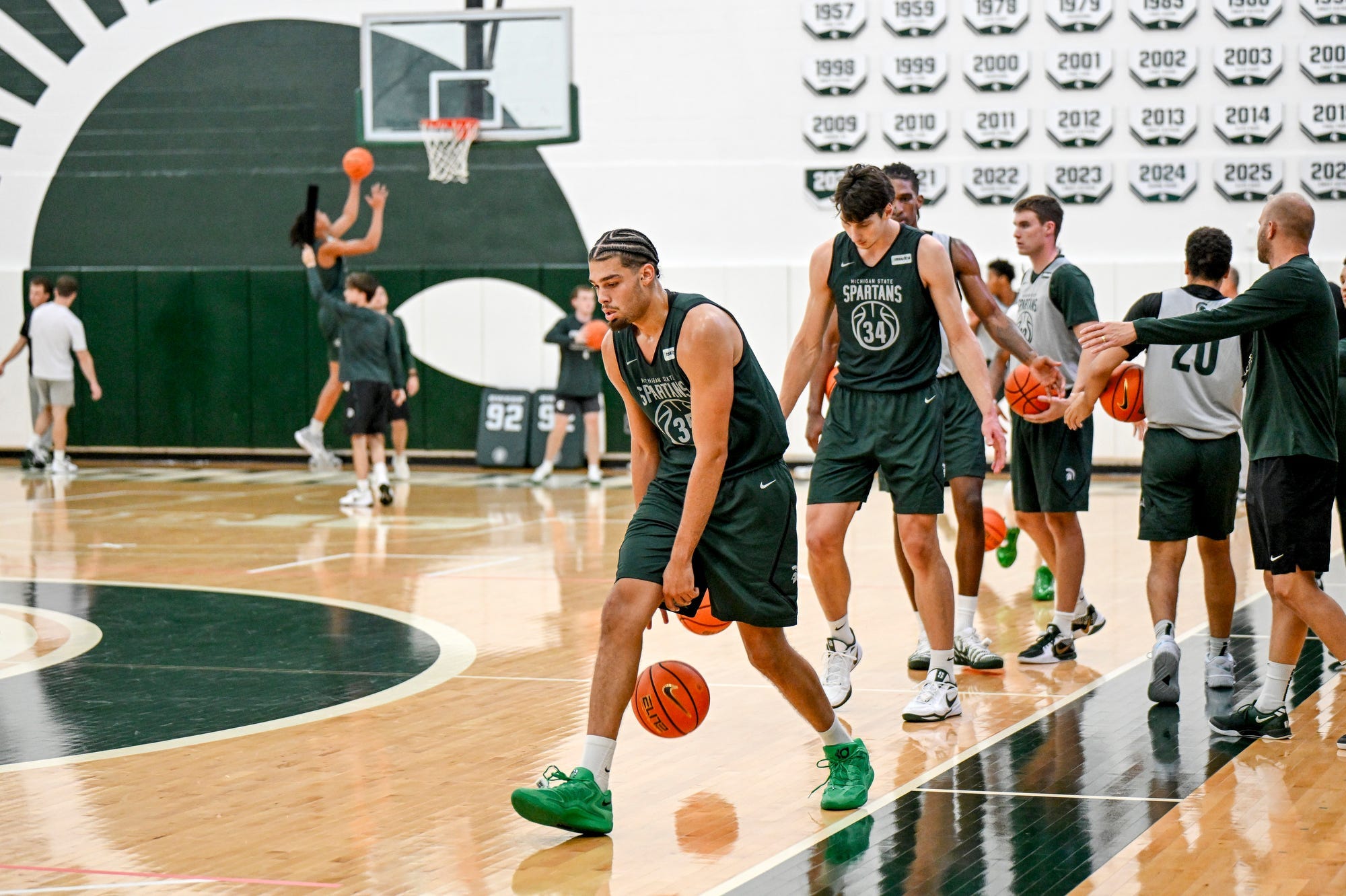 From court to campout, Tom Izzo gets early peek at Michigan State basketball