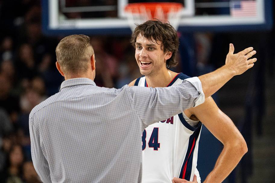 Gonzaga's Davis Fogle erupts for 30 points as new-look roster debuts at Kraziness