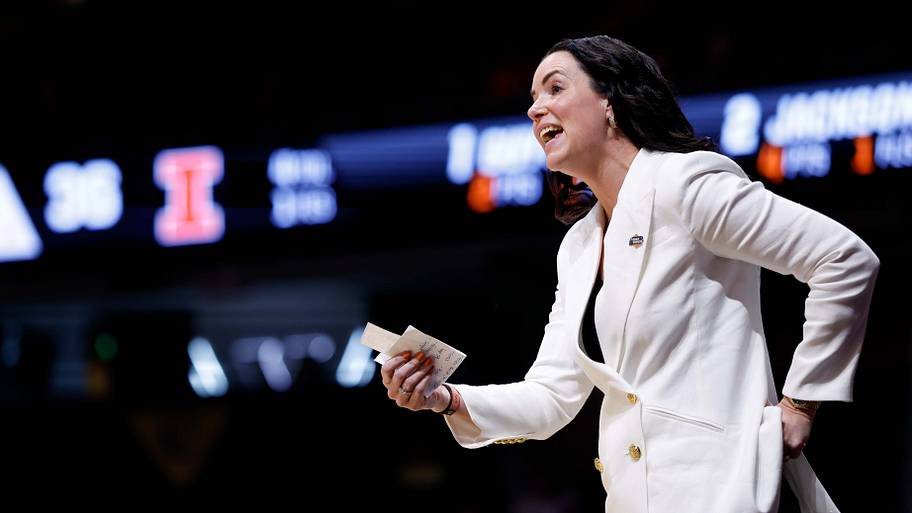 Illinois basketball continues poking around Kansas with offer to elite point guard Harper Winter