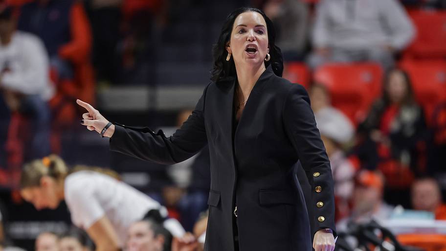 Illinois basketball trying to fend off traditional powers for massive 5-star Chloe Johnson
