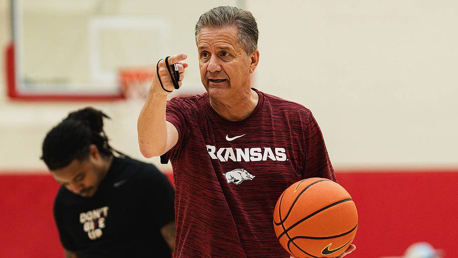John Calipari Plans to Play All 11 Available Arkansas Players Against Gonzaga