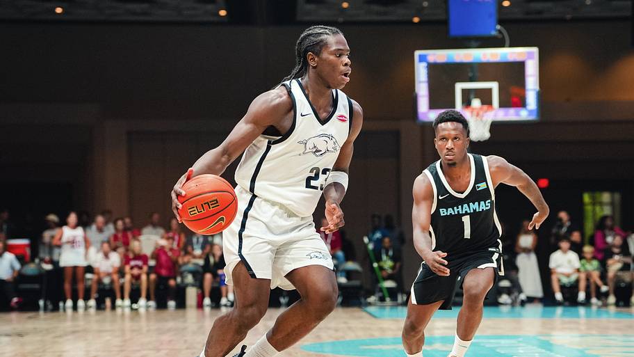 Jordan Smith Jr. Helped Off Court After Going Down In Exhibition Vs Gonzaga