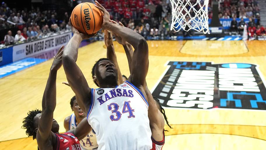 Kansas Transfer Addition Keanu Dawes Embraces Possibility of Starting at Center