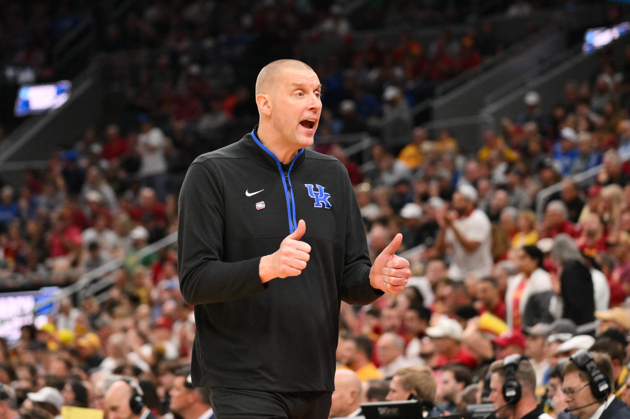 Kentucky Basketball Earns Surprise Visit From Top-10 Recruit