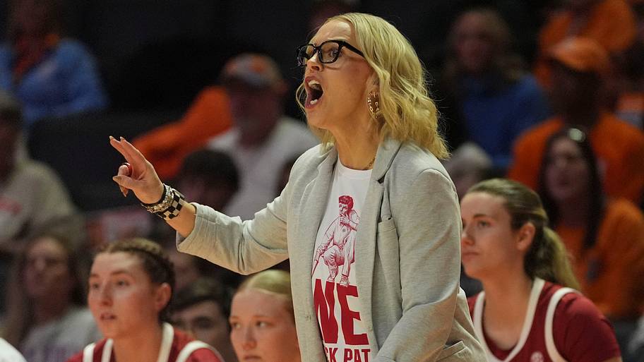 Musick's Fiery Locker Room Speech A Warning To Hogs To Not Take Anyone Lightly