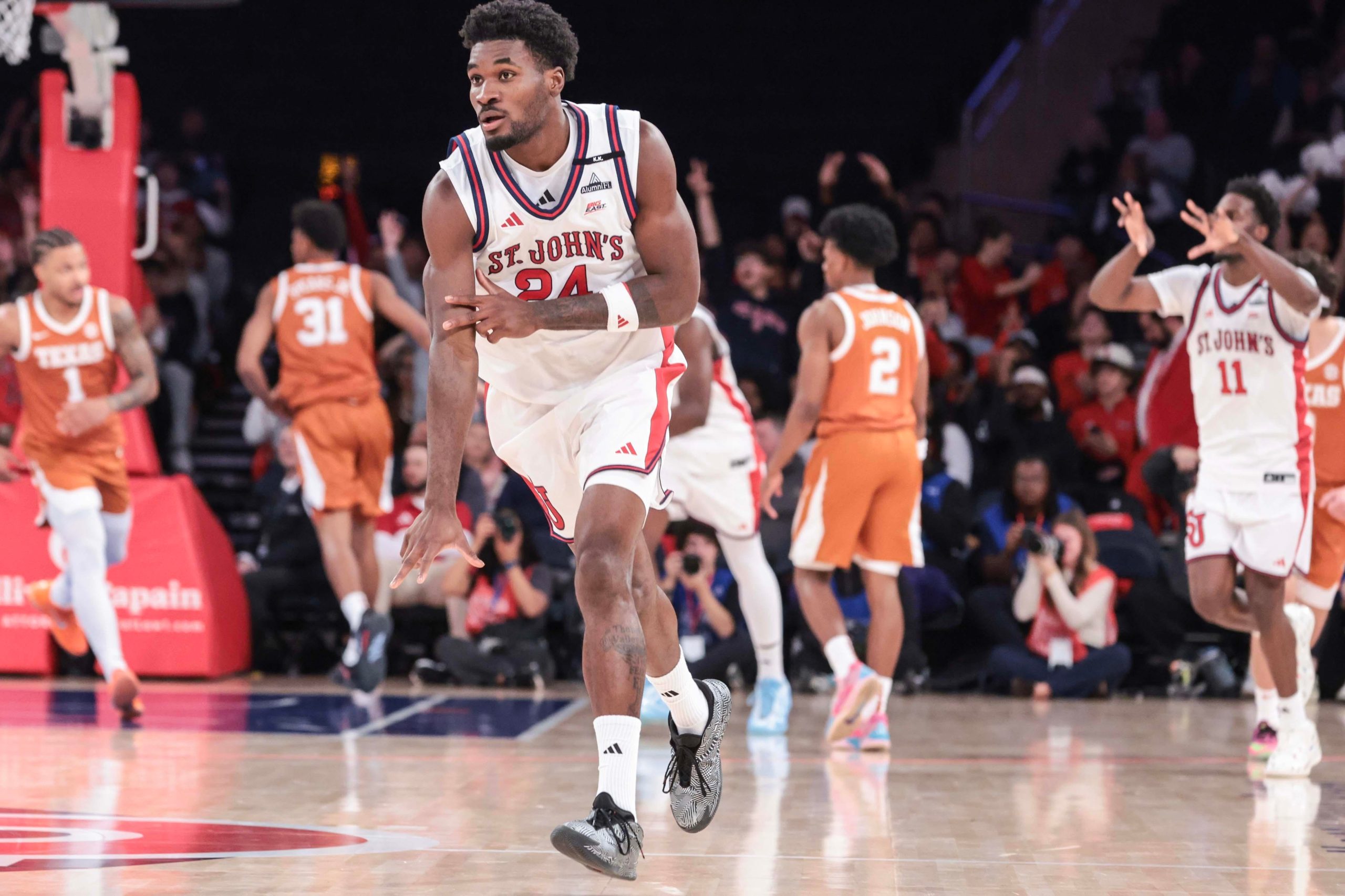 St. John’s men’s basketball wrangles Texas in encouraging exhibition finale
