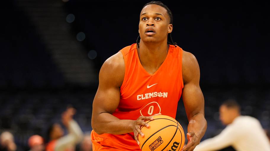 Tommy Lloyd explains why Bryce James earned unexpected start for Arizona basketball