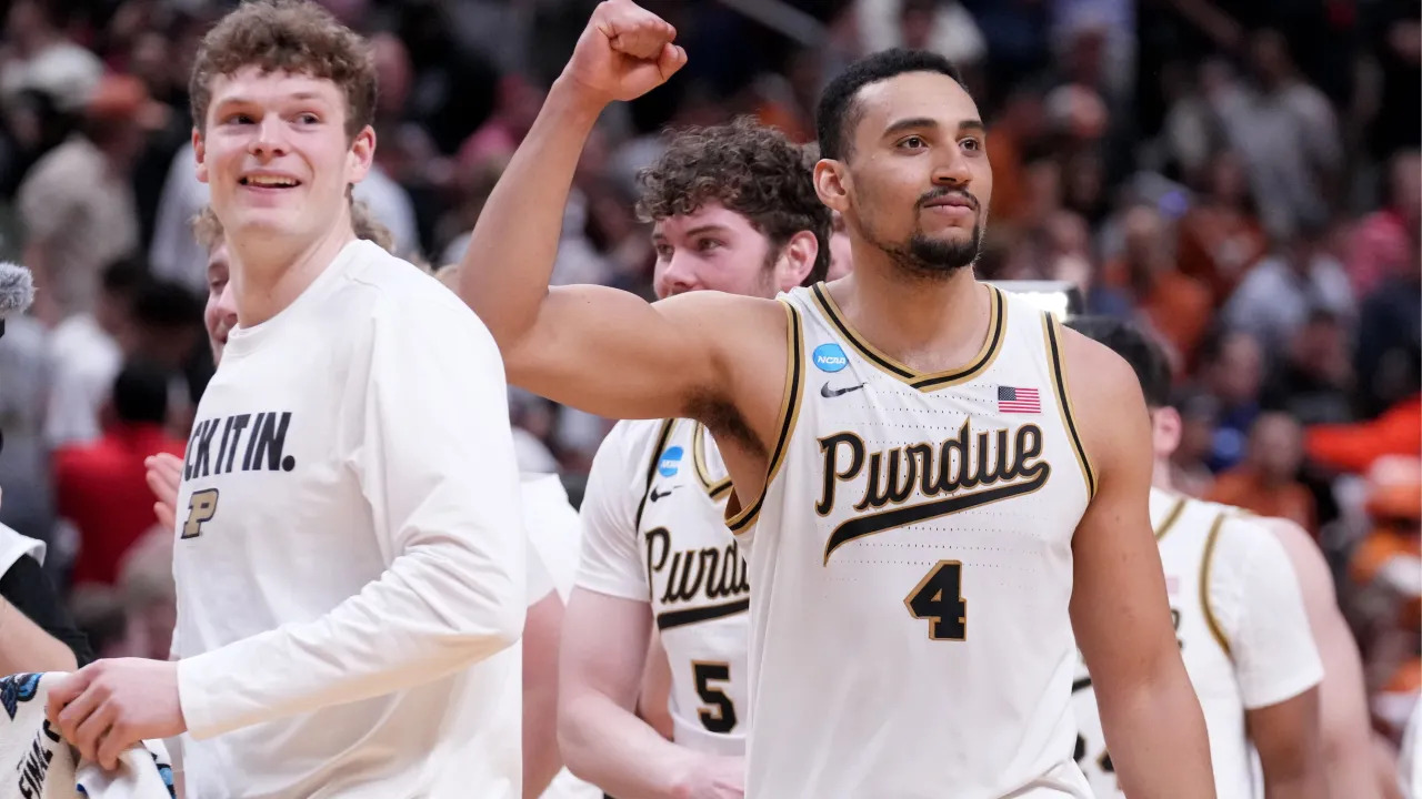 Trey Kaufman-Renn signs with Kansas after starring at Purdue