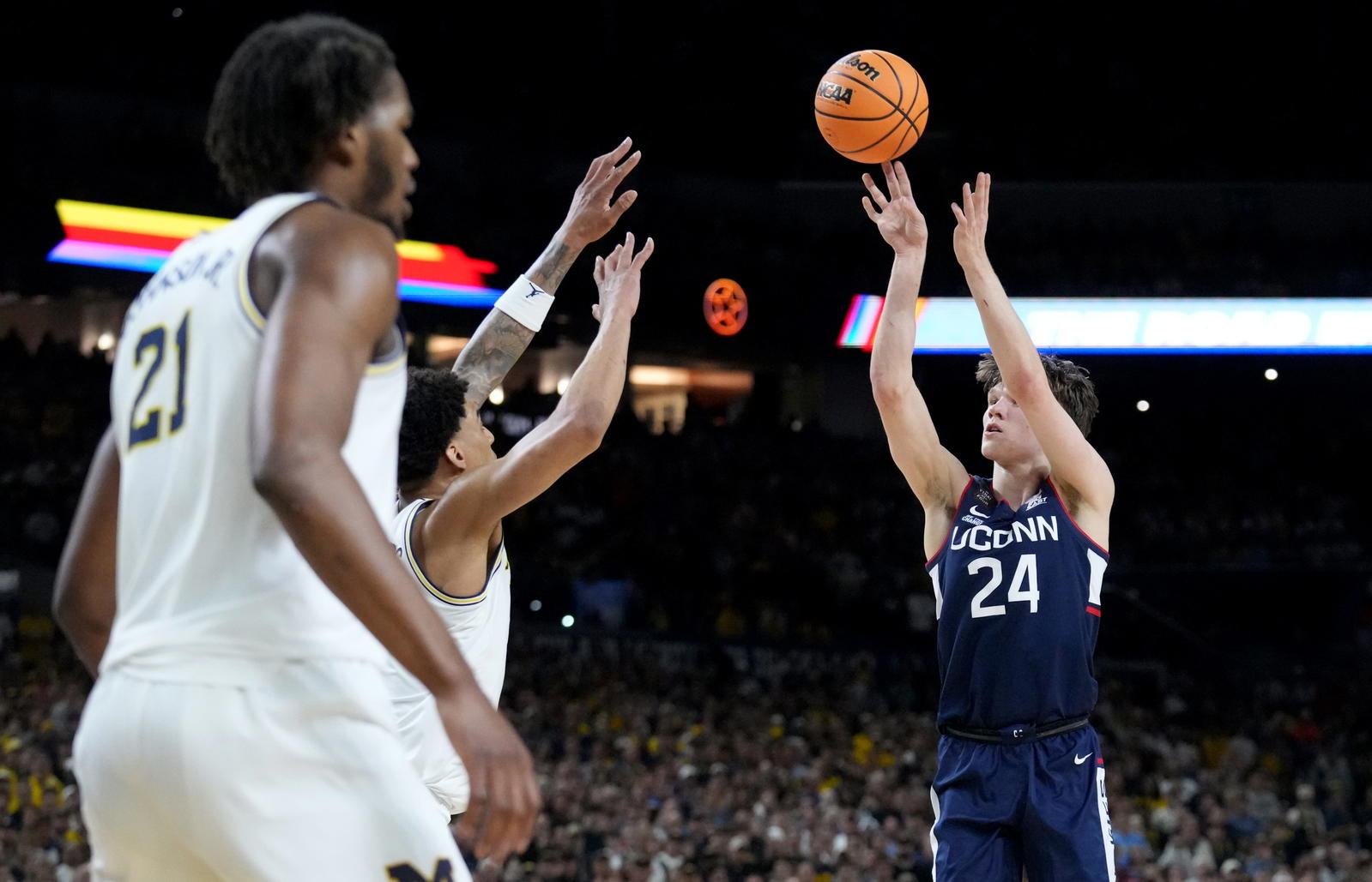 UConn Men's, Women's Basketball Earn Familiar Honors in Big East Preseason Poll