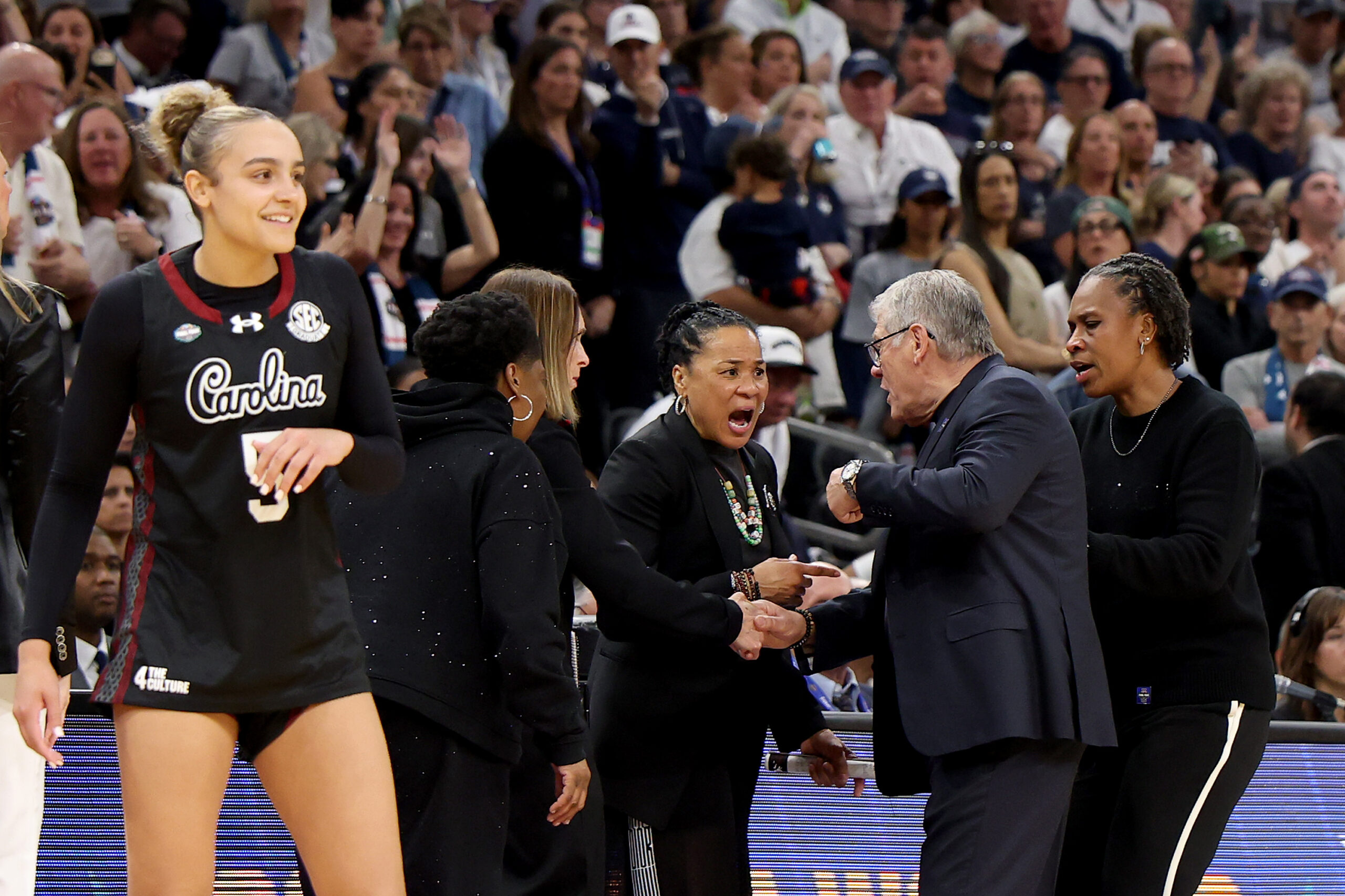 Women's college basketball top storylines: JuJu's return, familiar names and transfer mania